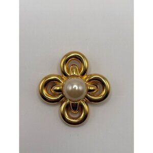 Joan Rivers Vintage Gold Tone Maltese Cross Brooch Pin Faux Pearl Center Signed